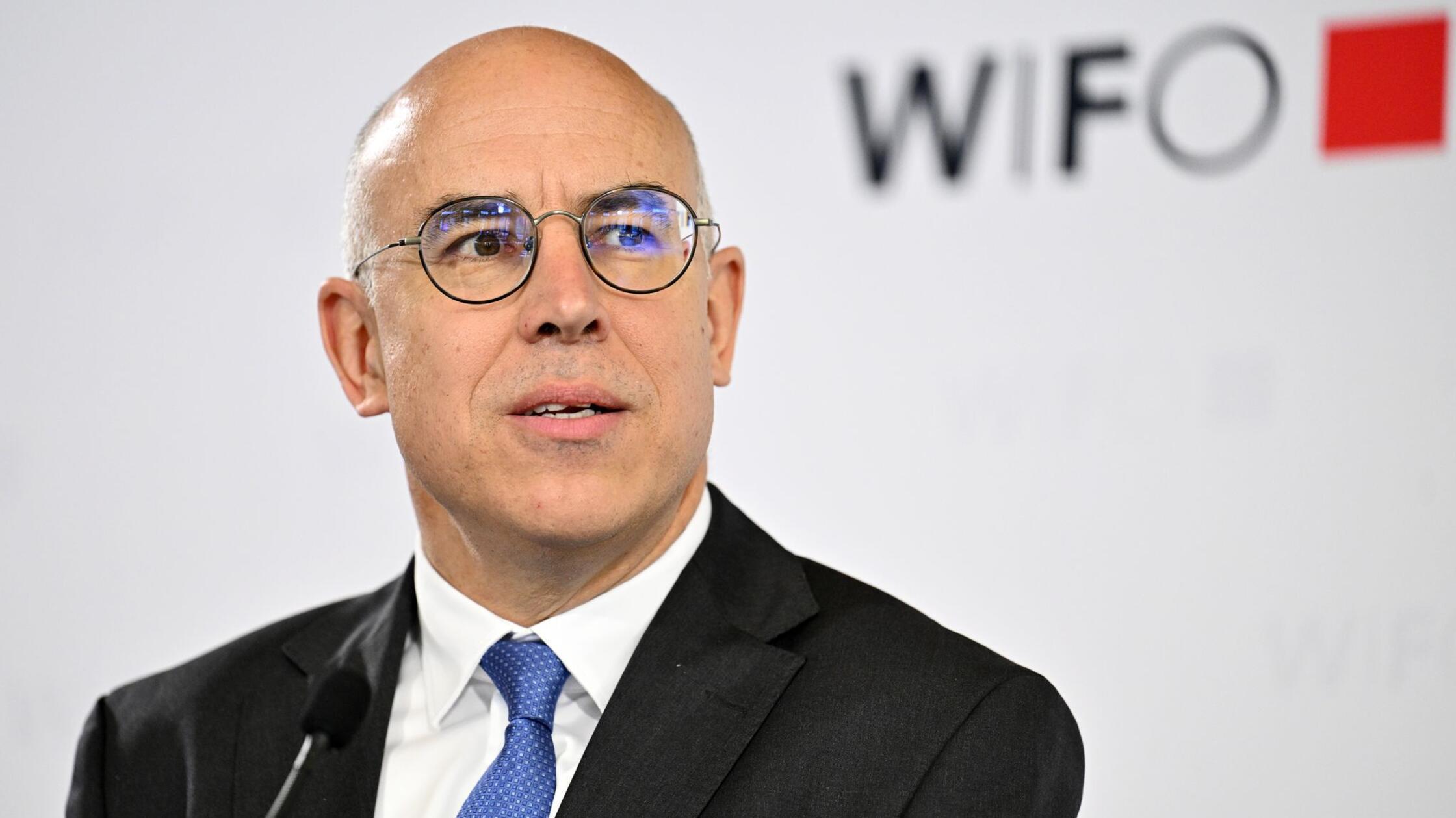 Wifo-Chef Gabriel Felbermayr während einer Pressek
