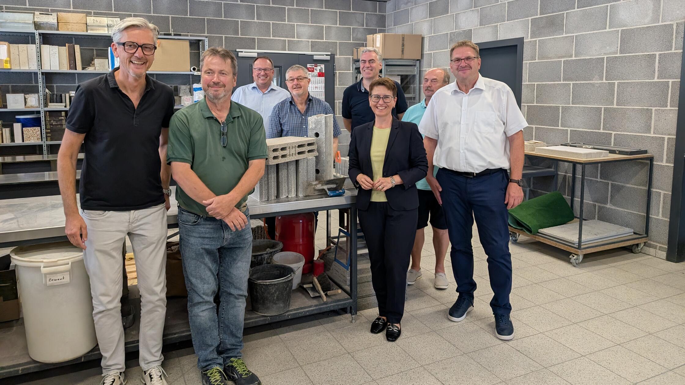 MdB Susanne Hierl besuchte gemeinsam mit den drei 
