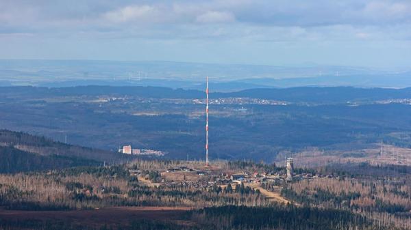 Blick auf den Funkmast bei Torfhaus in Niedersachs