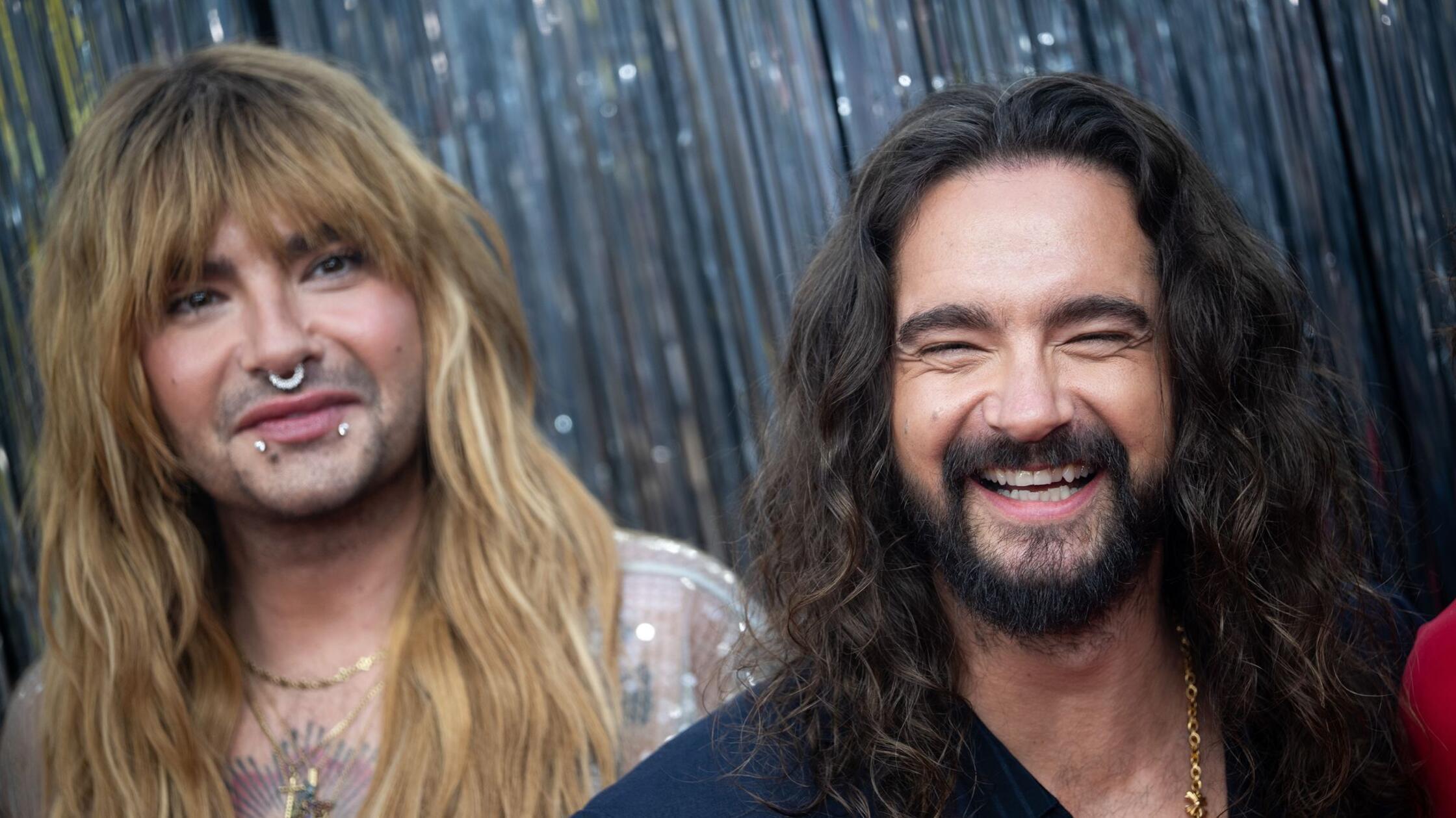 Bill (l) und Tom Kaulitz stehen während der Premie