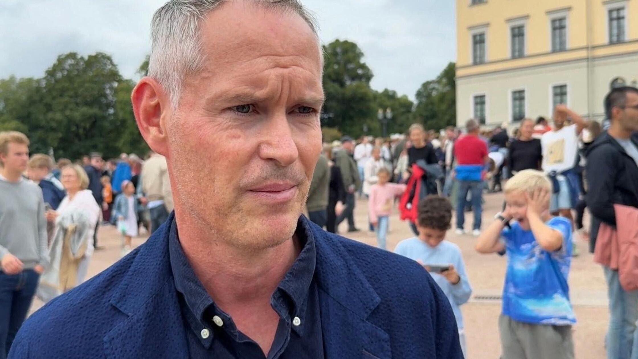 Der Norweger Lars Johannessen trauert am Schlosspl