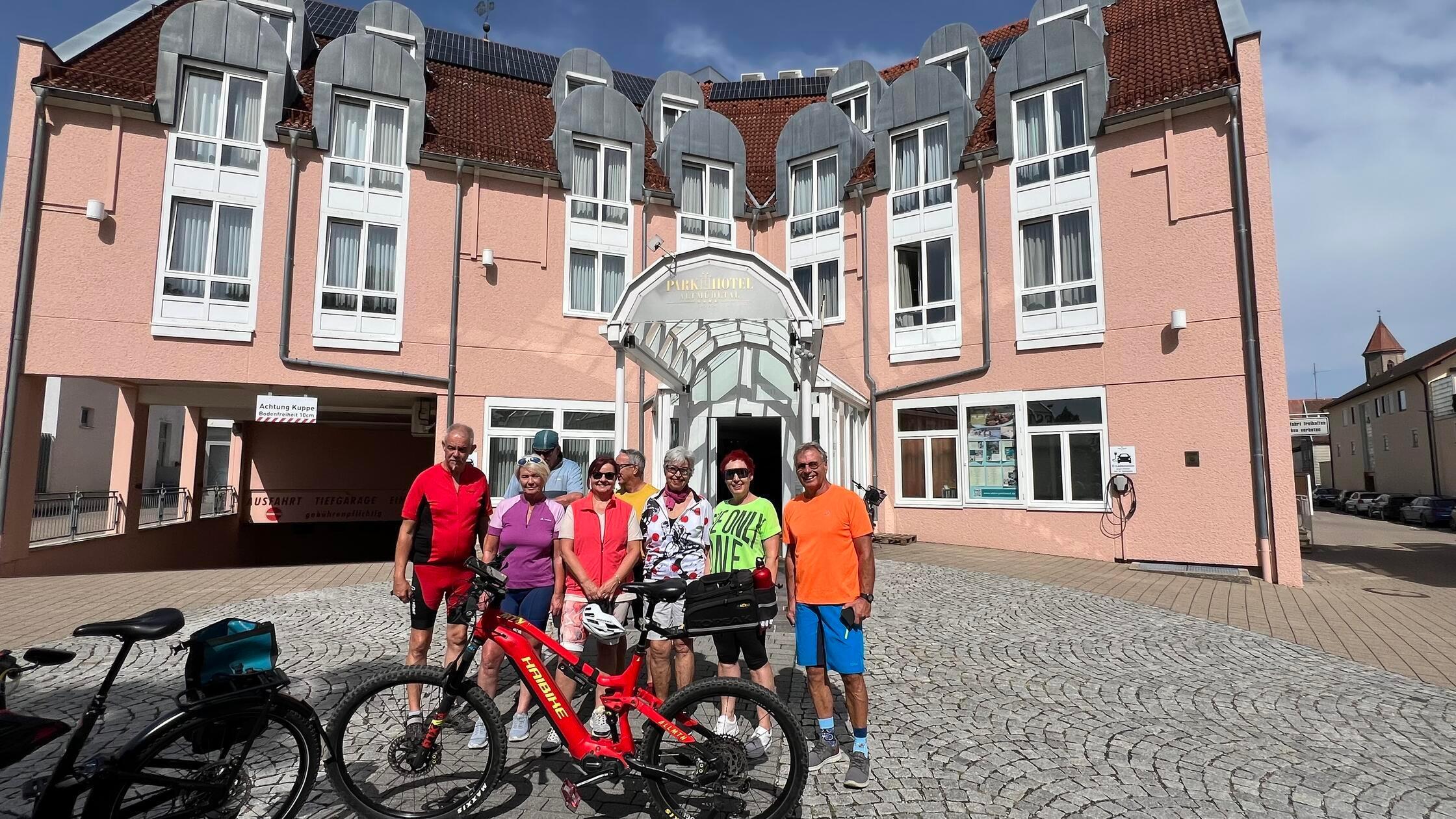Eine_Radlergruppe_aus_Heilbronn_macht_gerade_fuer_