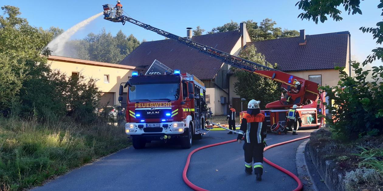 Drehleiter, Atemschutz, Menschenrettung: Große Feuerwehrübung in ...