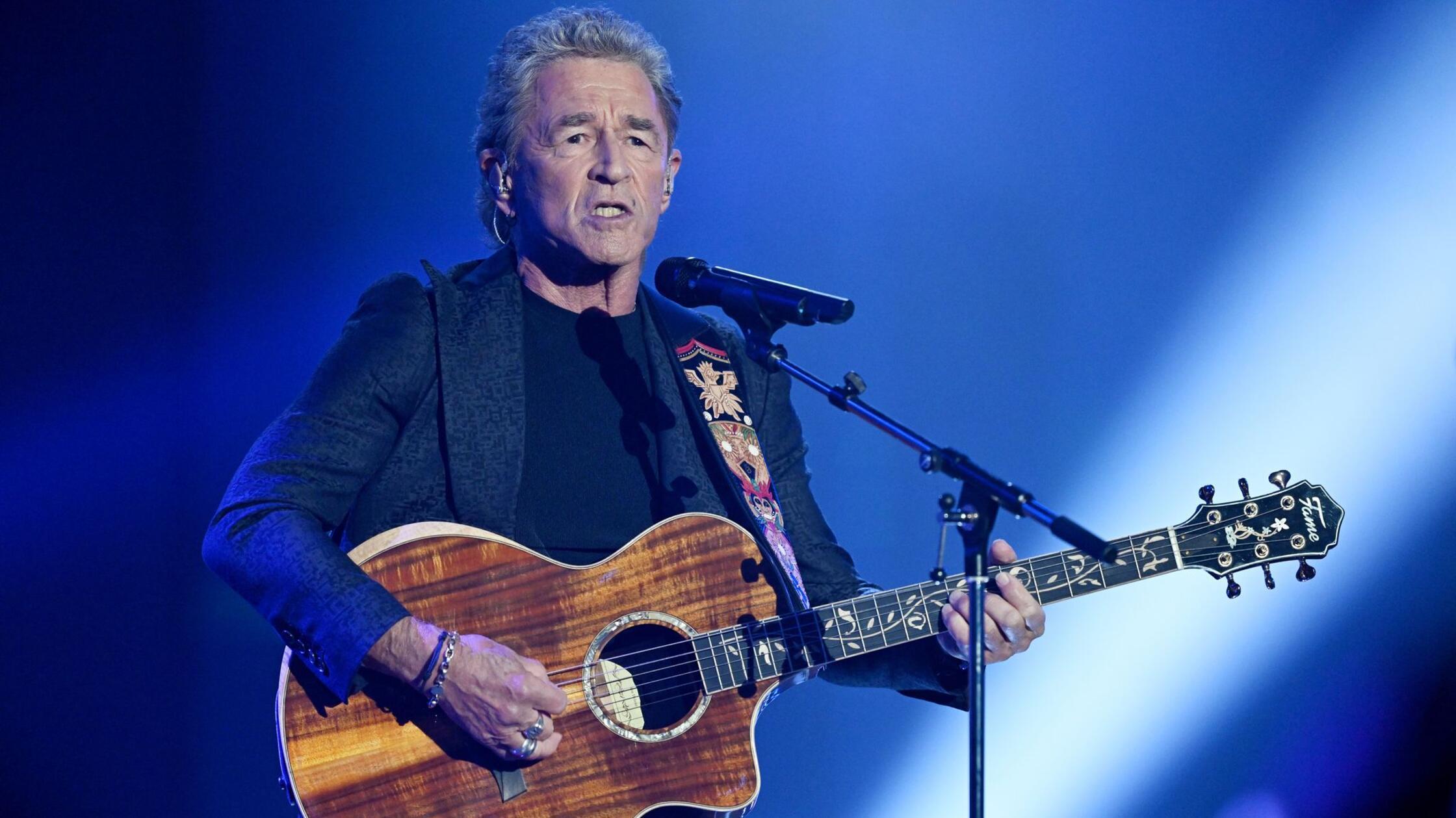 Sänger Peter Maffay steht bei der Verleihung des M