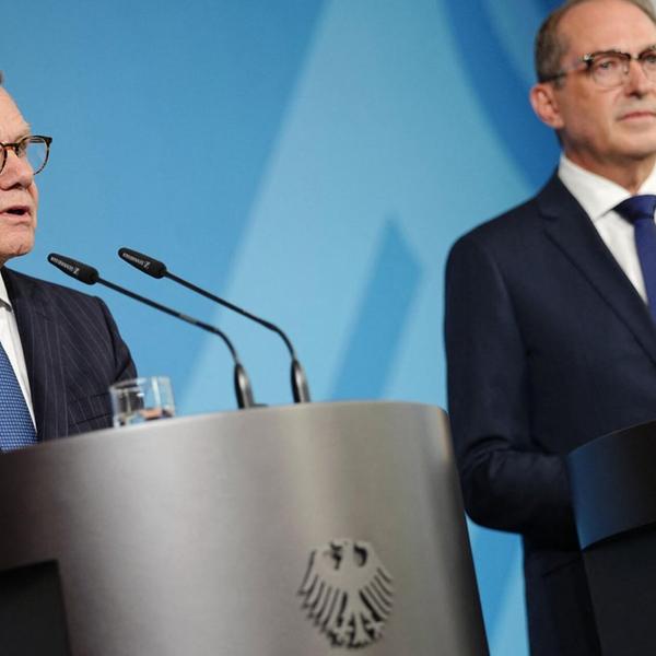Johann Wadephul (l, CDU), Bundesaußenminister, und