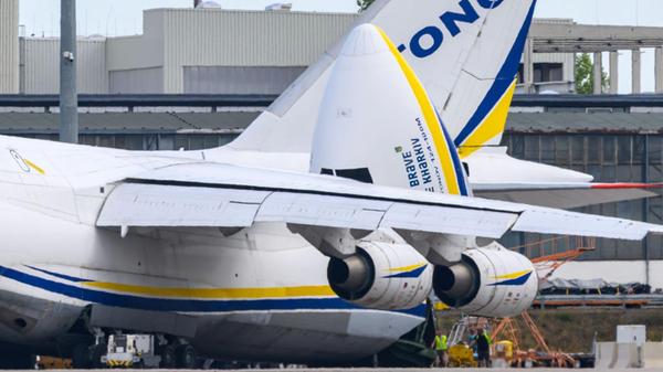 Ukrainische Antonov werden am Flughafen Leipzig/Ha