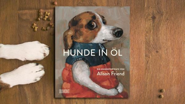 Ist das nicht ein Fall für den Tierschutz: sein Hündchen in einen Wollpulli stecken, auf dem dann auch noch "I love cheese" steht? Alison Friend tut dies, aber ganz liebevoll, und ja auch nur auf ihren lustigen Gemälden. Herzerweichend blicken uns diese kleinen "Hunde in Öl" (DuMont, 26 Euro) an, mit Kulleraugen und all den kuriosen Kostümierungen, die ihnen ihre Besitzer überziehen. Es kommt einem aber schnell der Verdacht, dass diese Porträts der englischen Malerin, die immer wieder an den feinen Humor von Michael Sowa erinnern, gar keine Tiere zeigen, sondern uns Menschen... mit allen Marotten! Welche Dackeldame legt sich schon gern Gurkenscheiben auf die Augen? Wolf Ebersberger