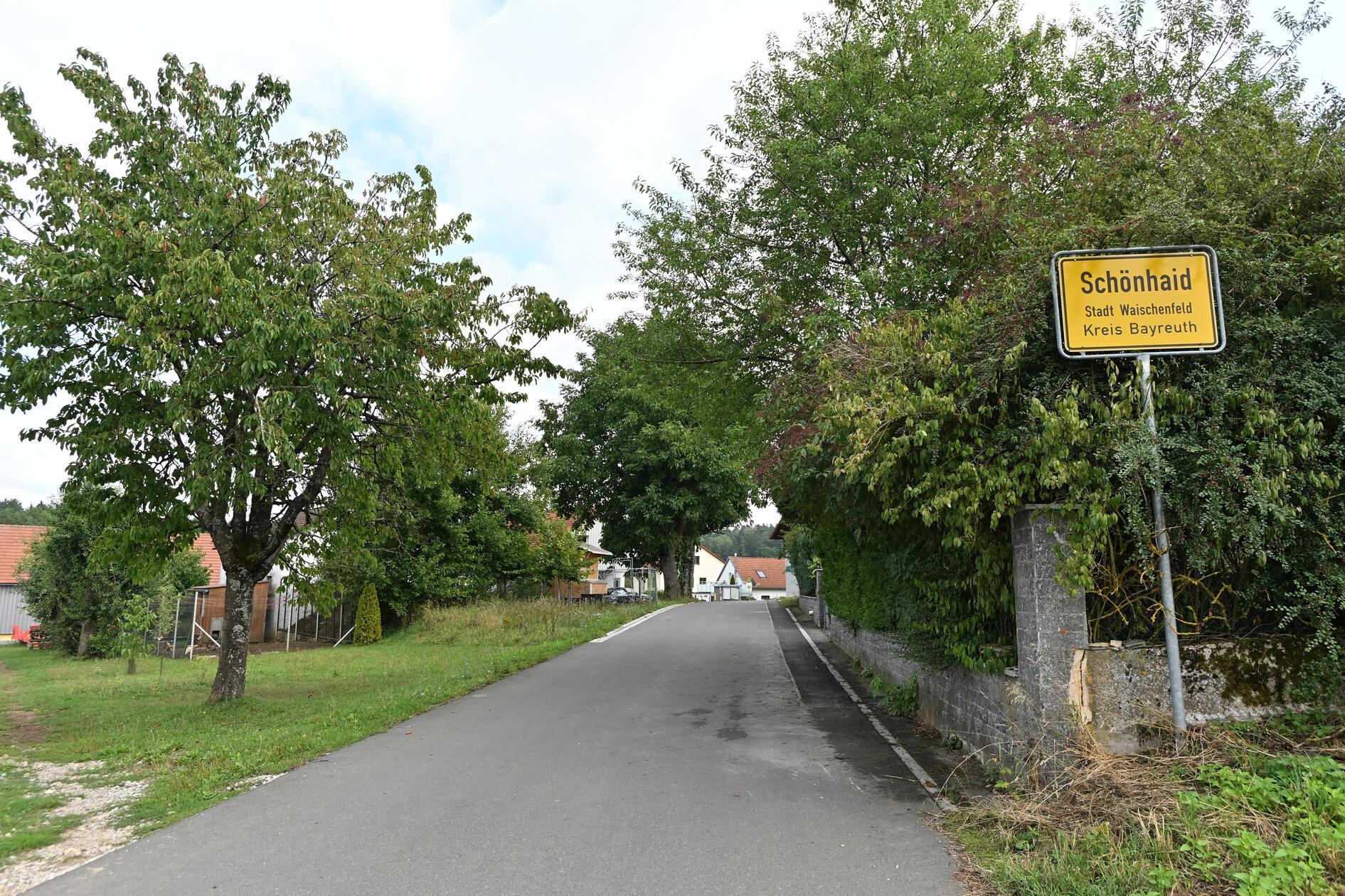 Schönhaid: Ortsteil der Stadt Waischenfeld, Landkreis Bayreuth; 19 Einwohner.