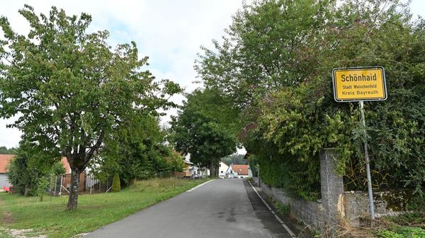 Schönhaid: Ortsteil der Stadt Waischenfeld, Landkreis Bayreuth; 19 Einwohner.