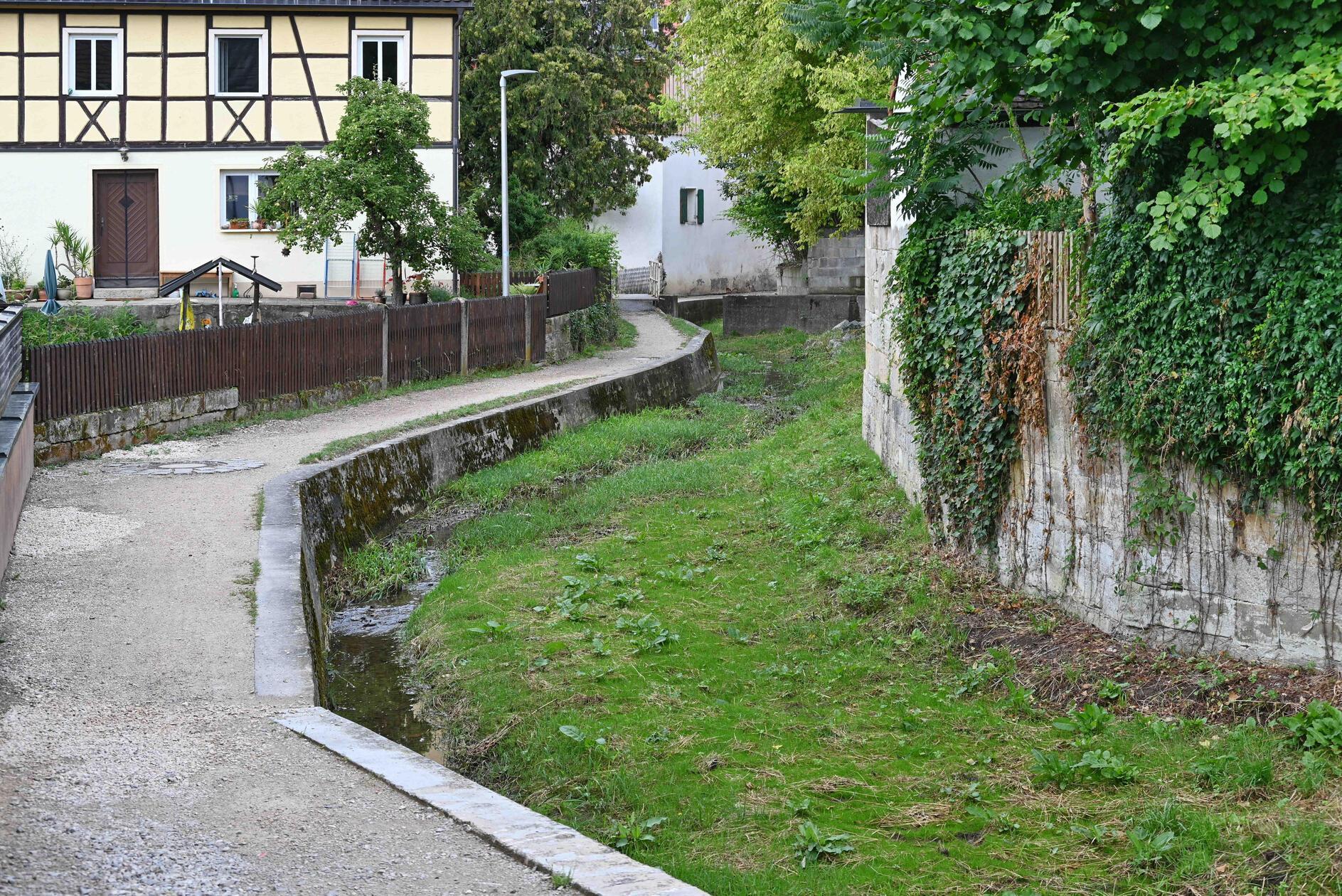 Hetzles: Gemeinde im Landkreis Forchheim; 1379 Einwohner. 