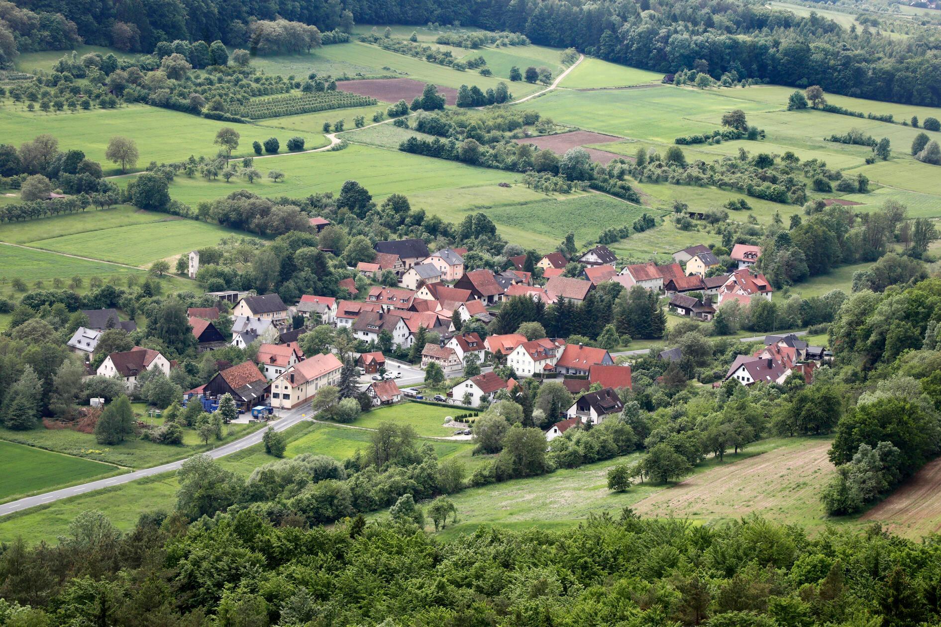 Unterzaunsbach:  Ortsteil des Marktes Pretzfeld, Landkreis Forchheim. 