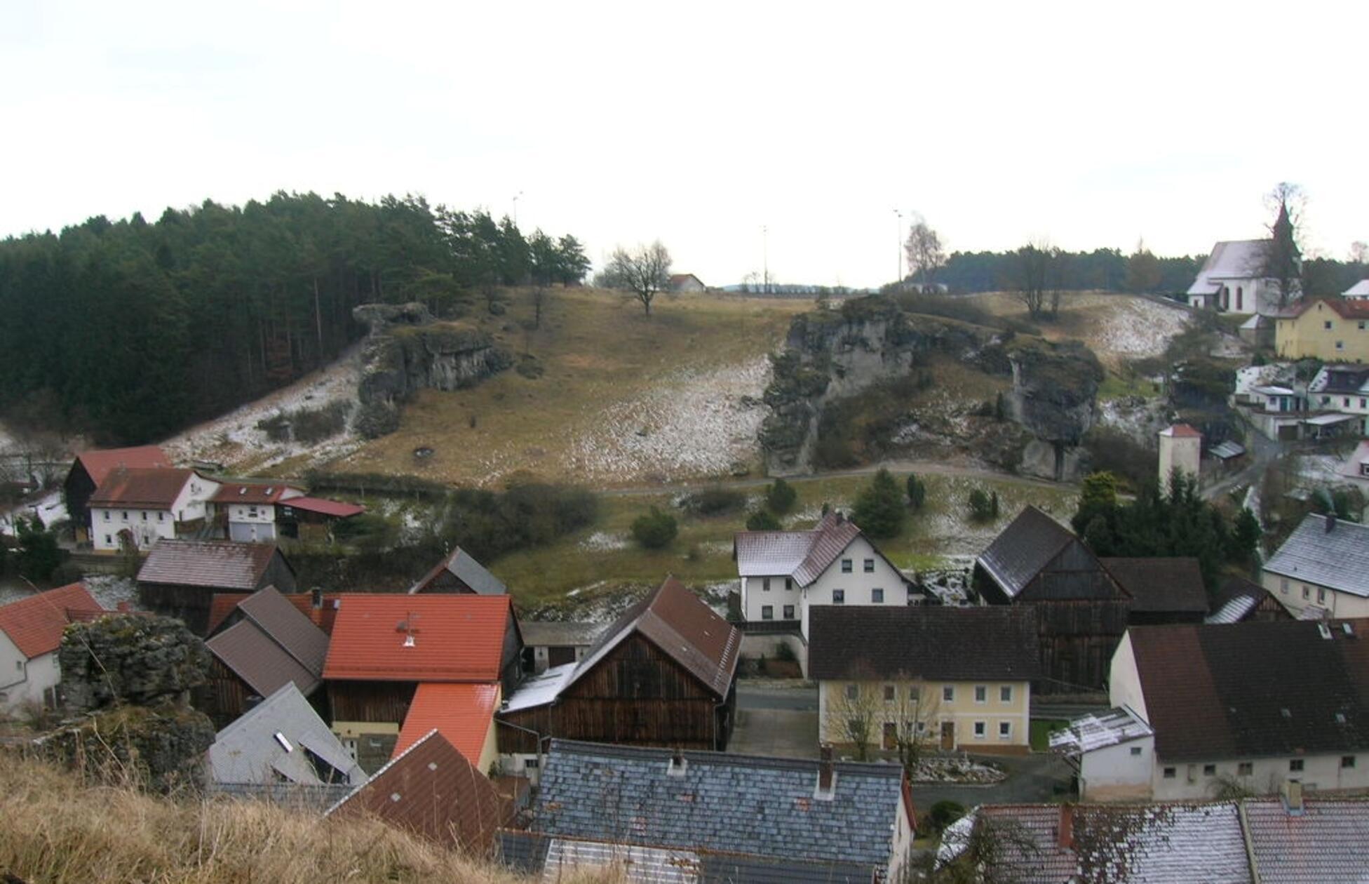Krögelstein: Ortsteil der Stadt Hollfeld, Landkreis Bayreuth; rund 300 Einwohner.