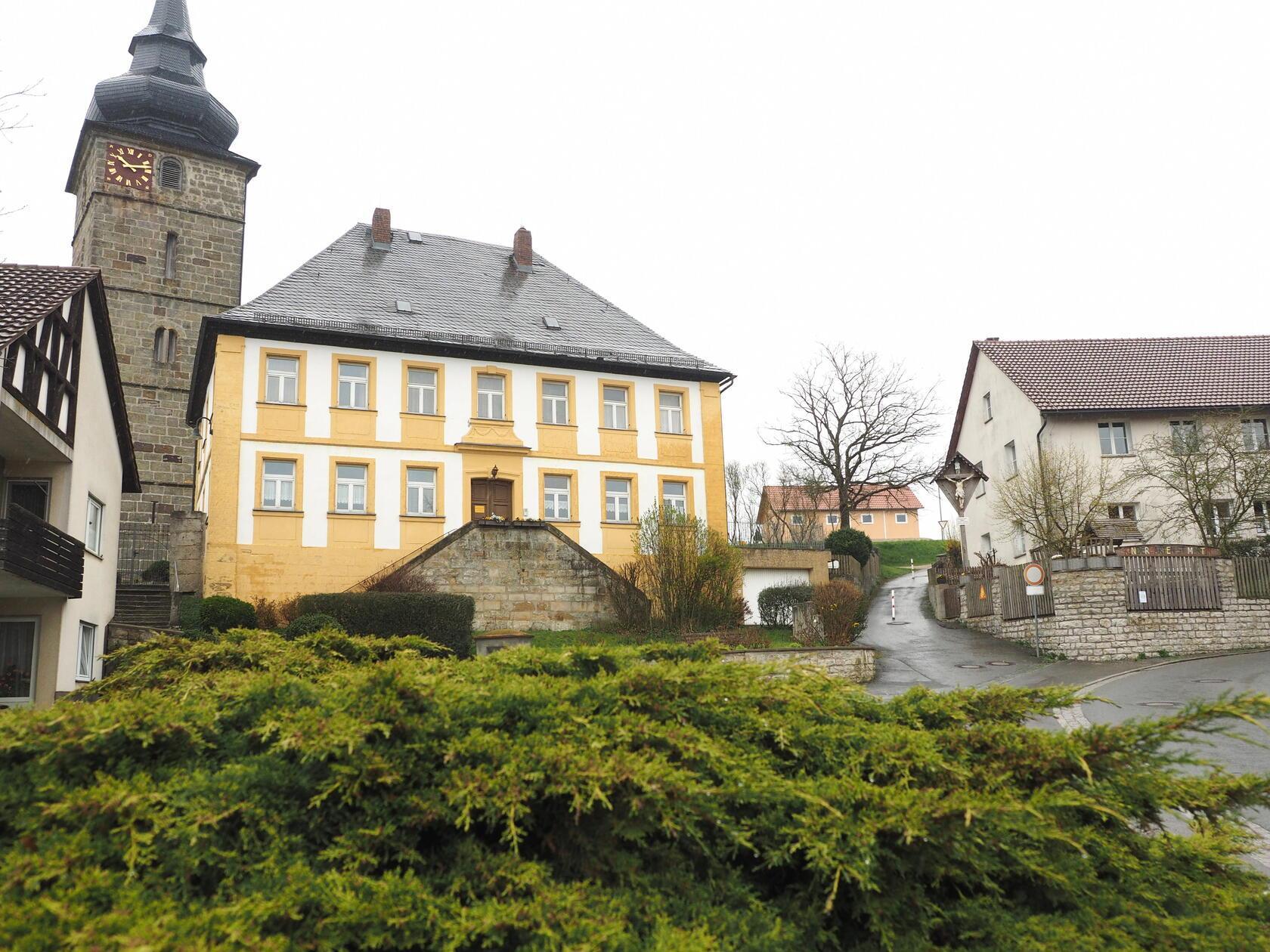 Hohenmirsberg: Ortsteil der Stadt Pottenstein, Landkreis Bayreuth; 228 Einwohner.