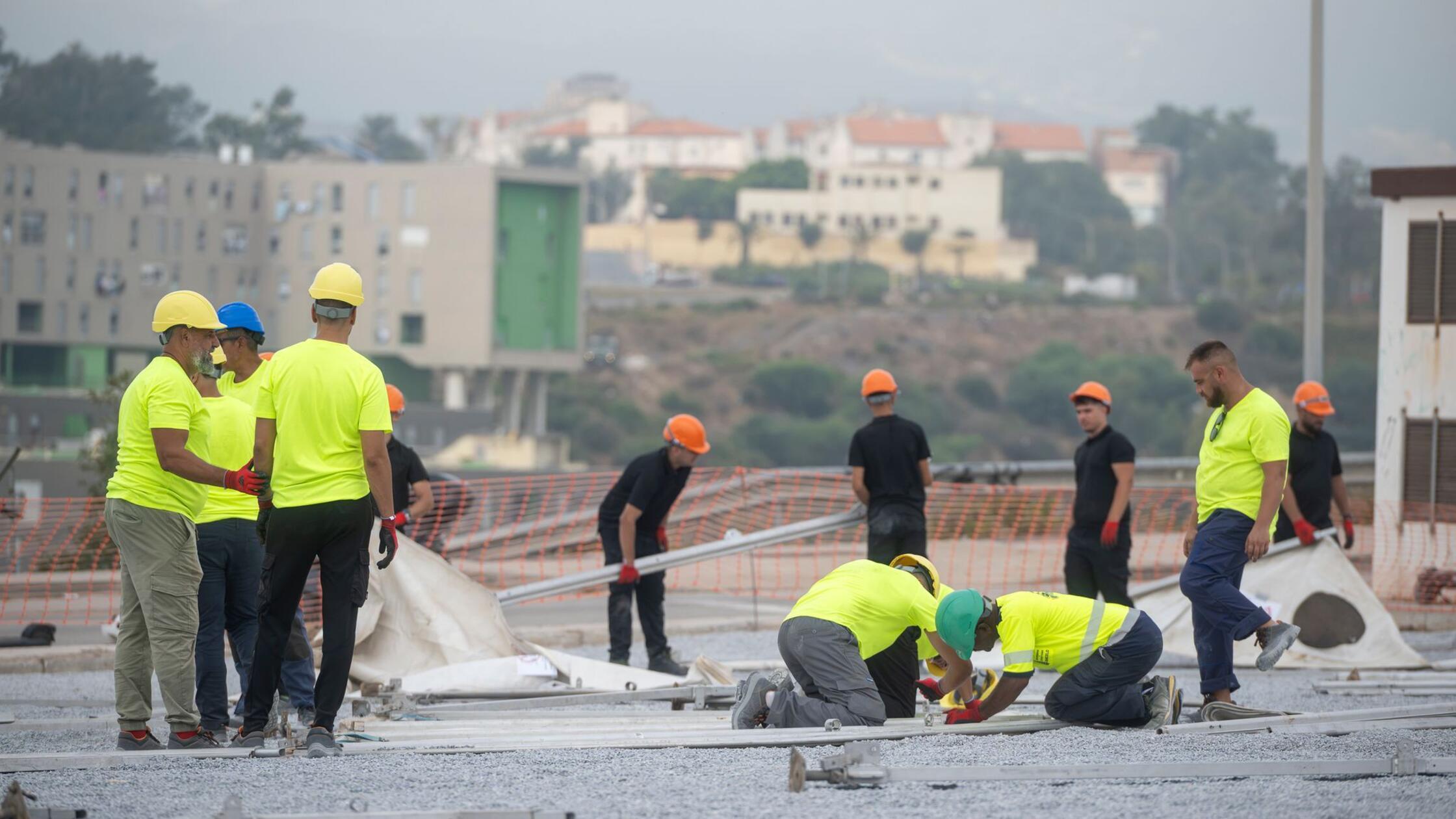 Spaniens Regierung übernimmt Kontrolle über Hafen von Ceuta