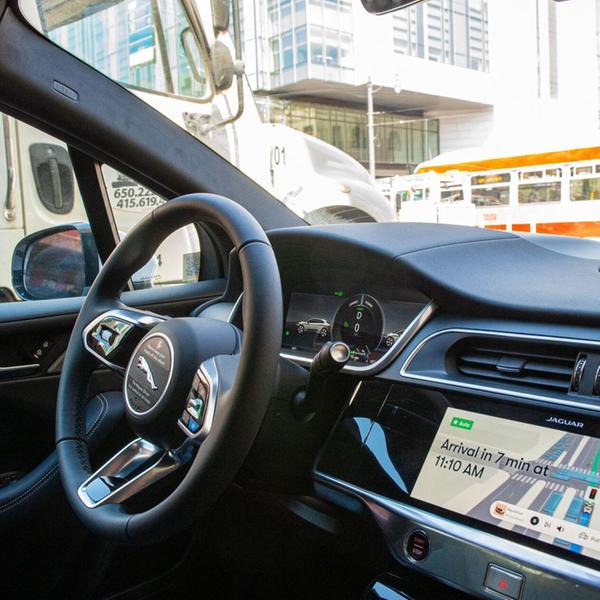 Ein fahrerloses Robotaxi der Google-Schwesterfirma