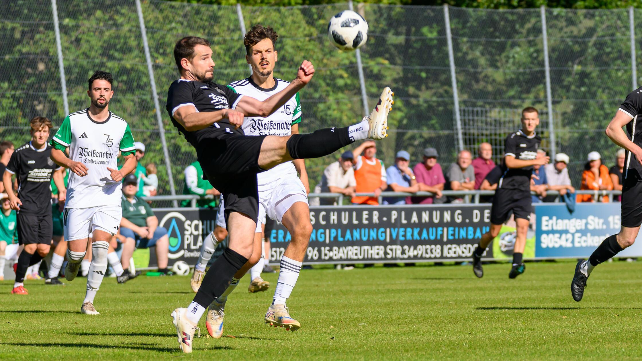 Der FC Schnaittach entführt drei Punkte im Bezirksliga-Derby bei der SpVgg Weißenohe