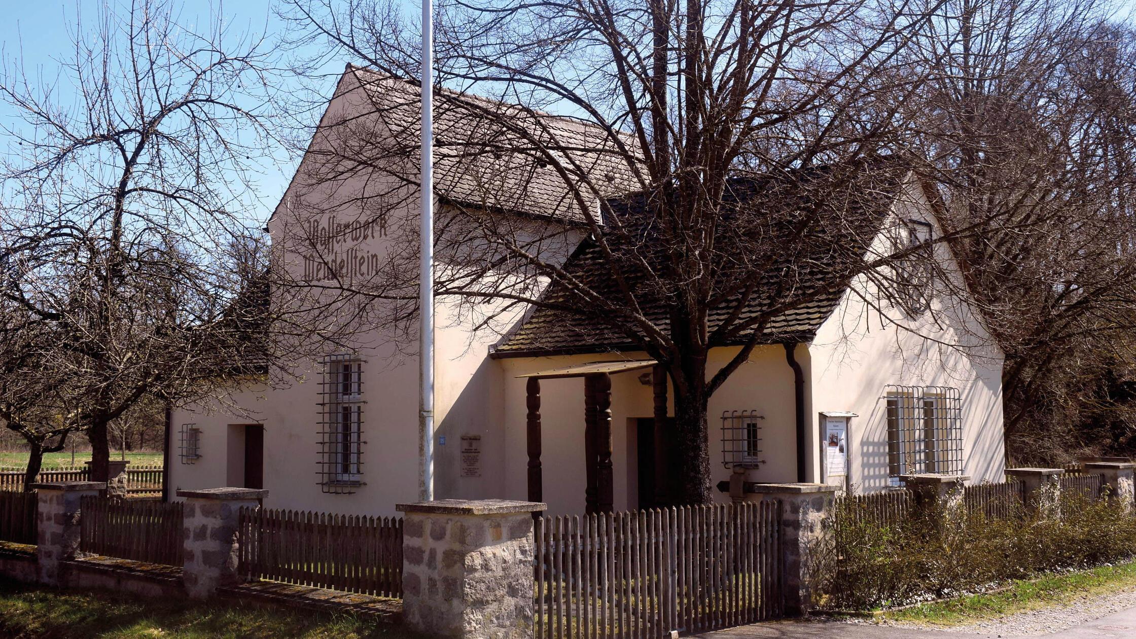 Das einstige Wasserhaus erinnert an die erste Wass