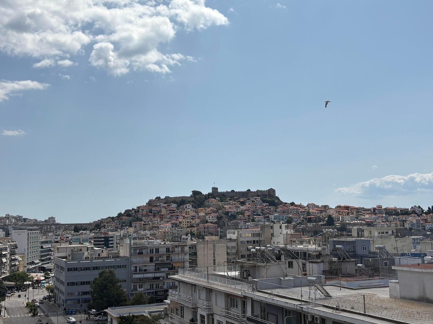 Eine Gemeinsamkeit der beiden Städte sind die beiden Wahrzeichen: Wie in Nürnberg ist das auch in Kavala die Burg auf einem Berg. 