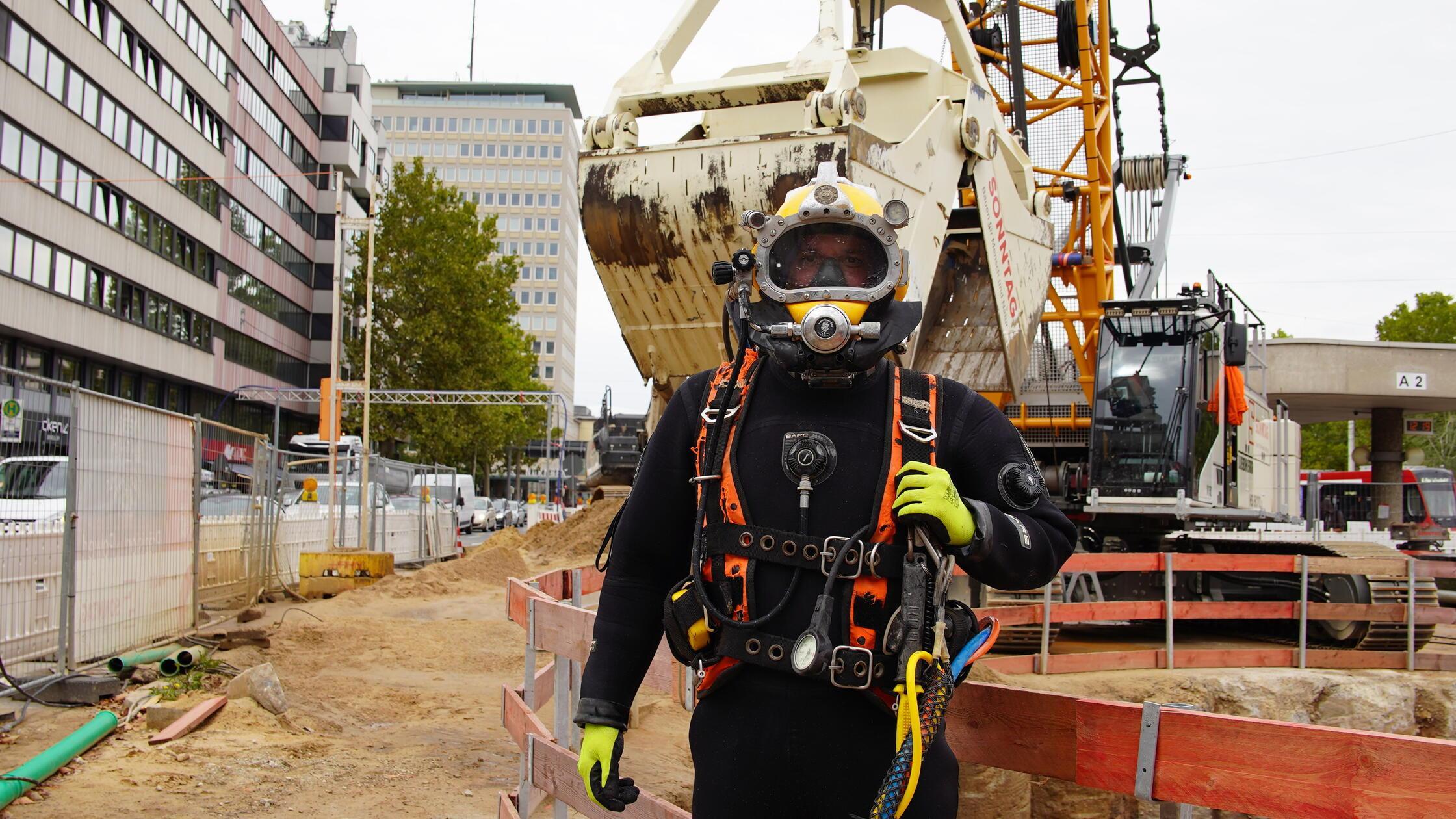 Baustelle Plaerrer Hochspannungsleitung Baugrube