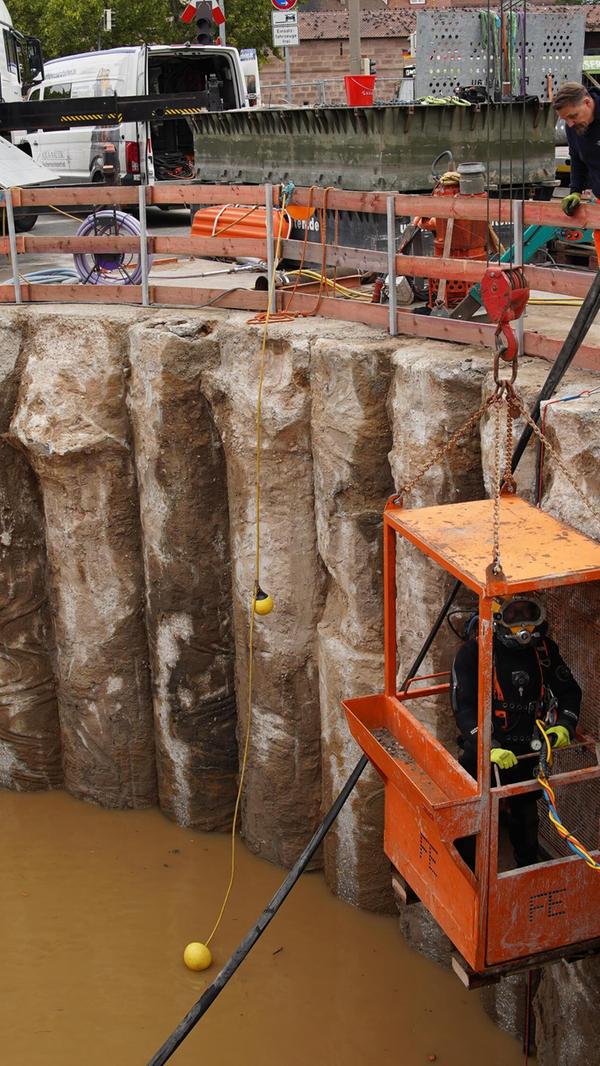 Baustelle Plaerrer Hochspannungsleitung Baugrube