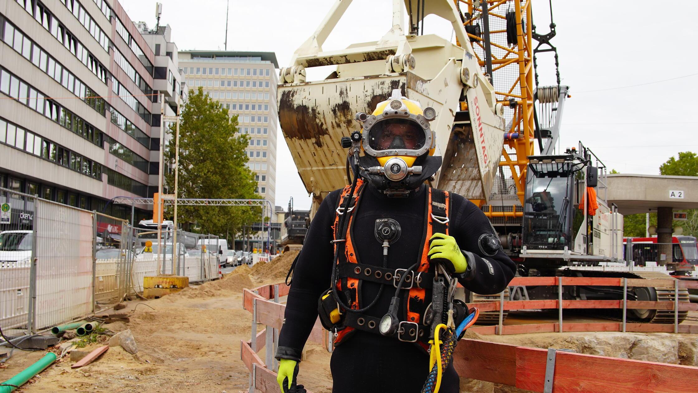 Baustelle Plaerrer Hochspannungsleitung Baugrube