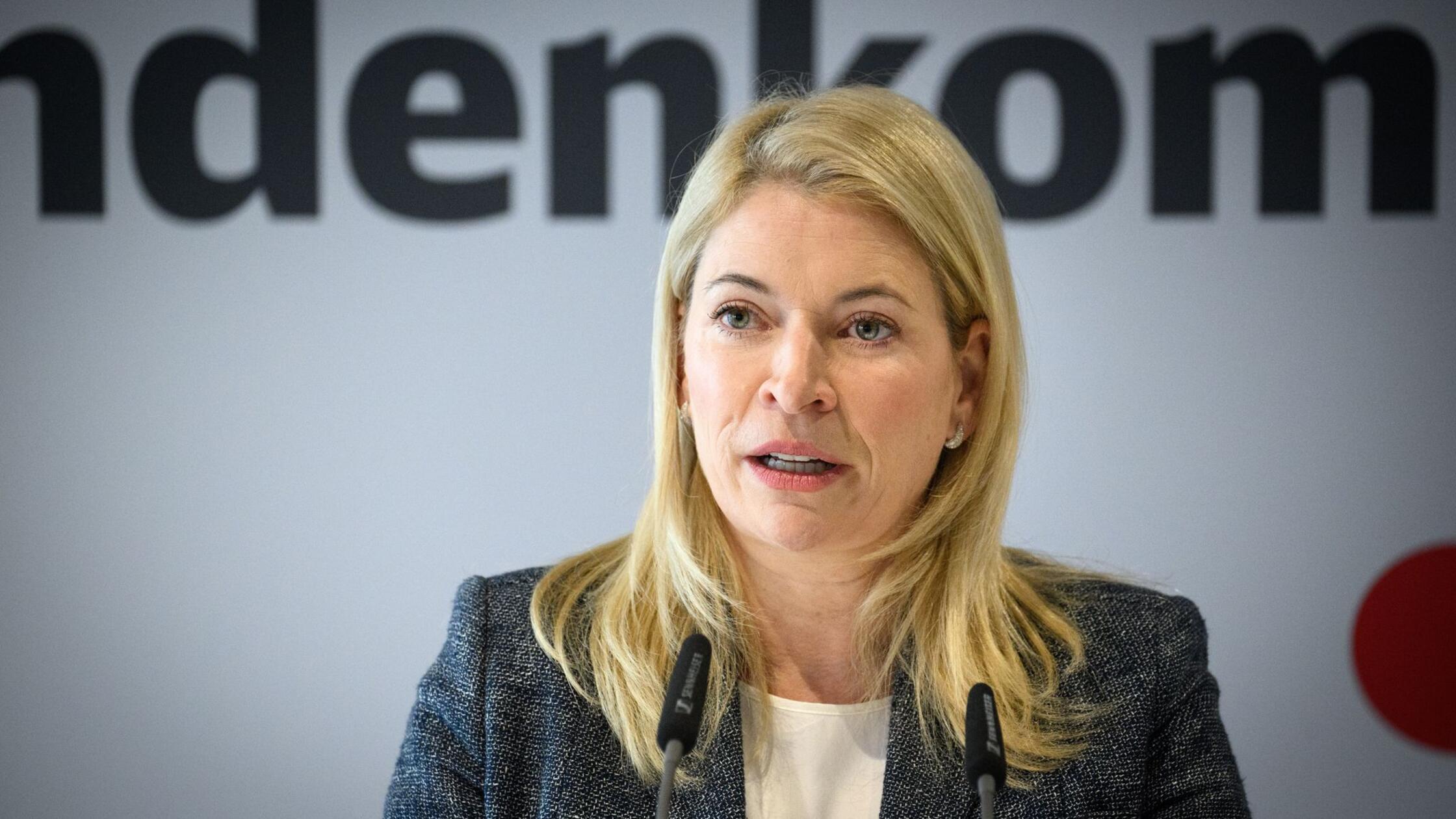 Evelyn Palla, Vorstandsvorsitzende der Deutschen B