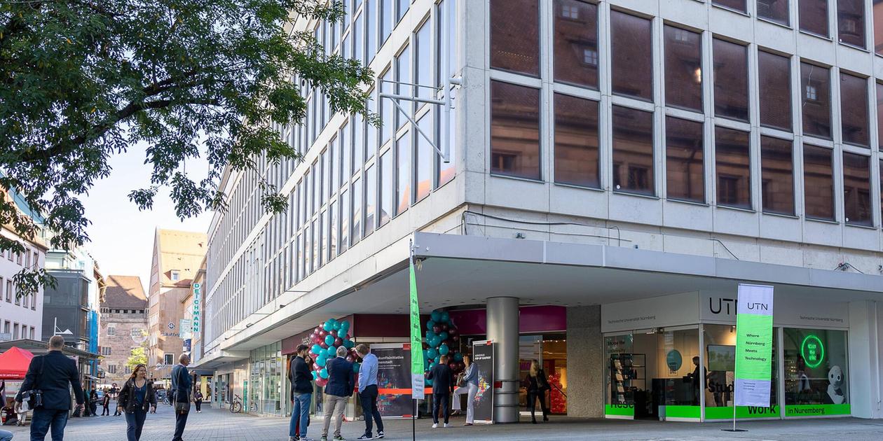 Bleistifte statt Kaufhof-Leere: Faber-Castell bringt Farbe ins WOW ...