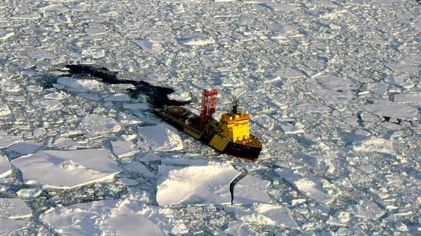 ARCHIV - SYMBOLBILD - Der Eisbrecher Vidar Viking