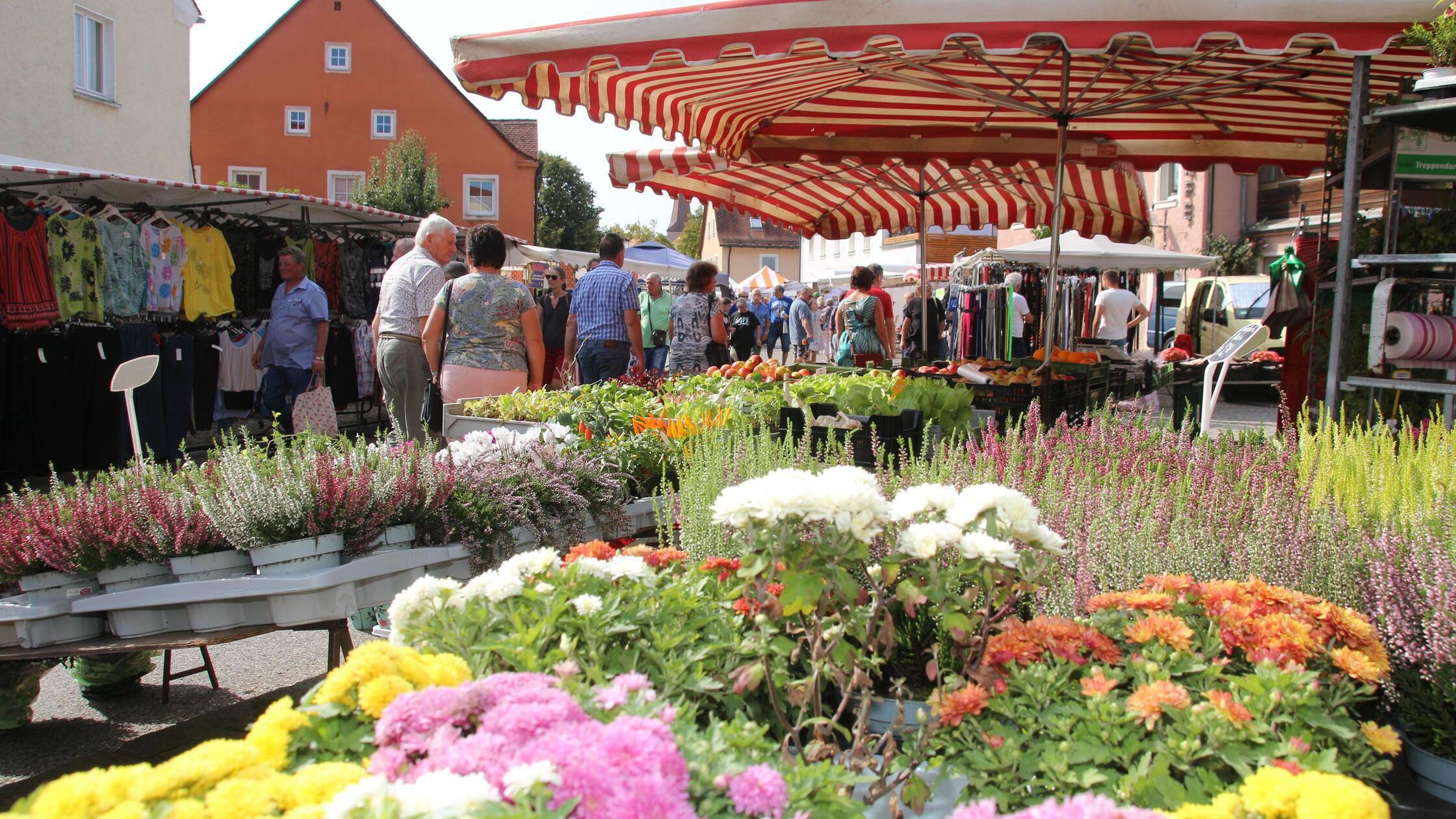 Beim Michaelimarkt in Thalmässing kann man unter e