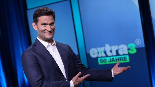 Christian Ehring, Moderator von "Extra 3", steht i