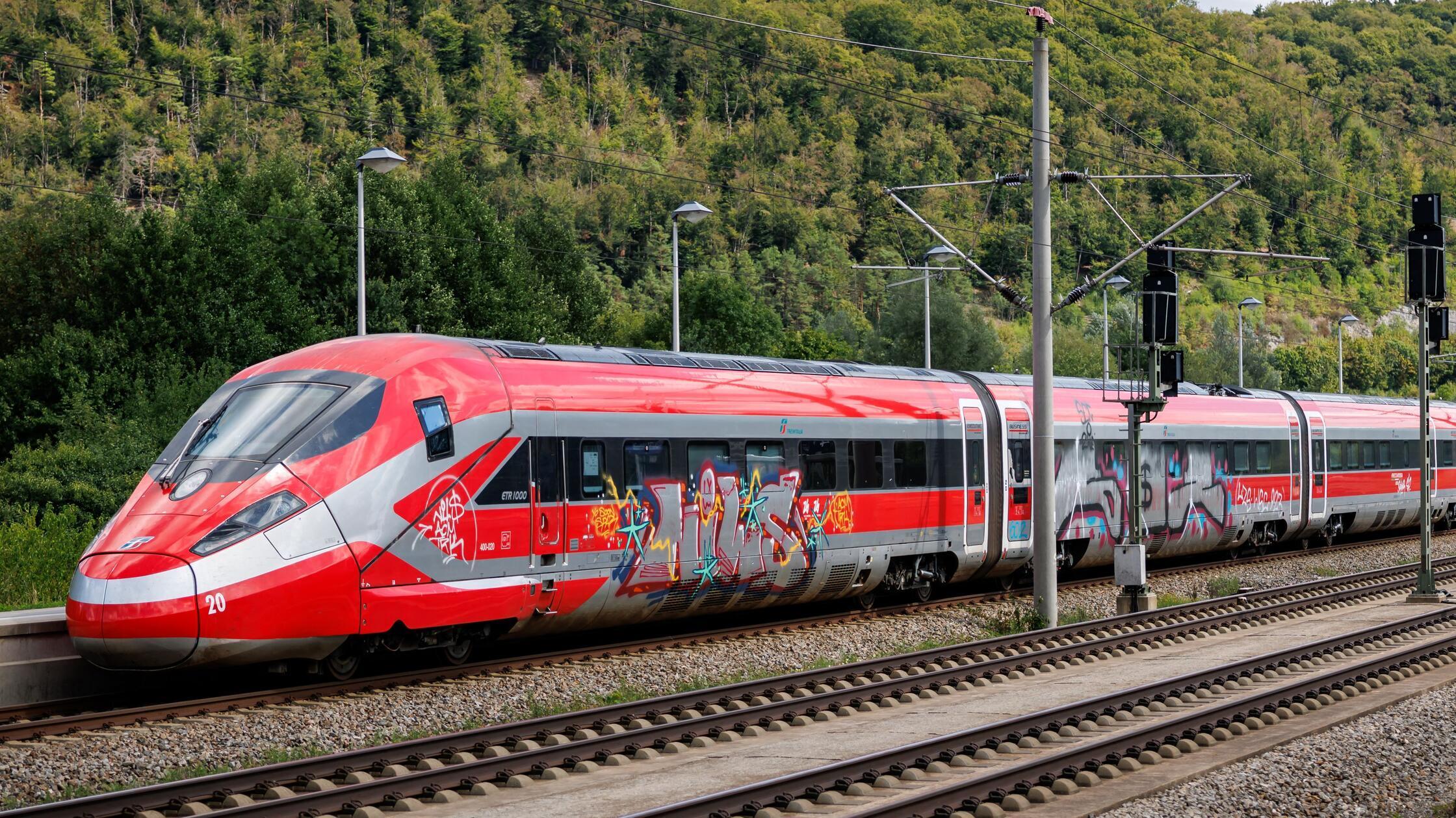 02.09.2026, Bayern, Kinding: Der italienische Schn