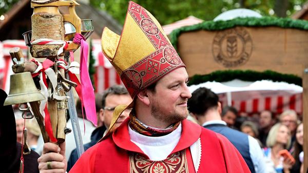 Die Eröffnung für das über zweiwöchige Fest fand auf der Insel Schütt statt.