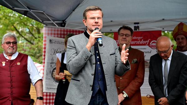 Nürnbergs Oberbürgermeister Marcus König ließ es nicht entgehen, die Gäste zu begrüßen.