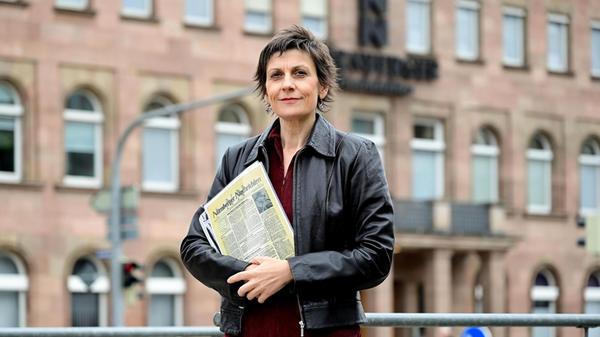 Mitarbeiterinnen-Porträt - Ella Schindler vor dem