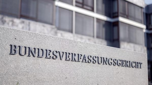 Außenaufnahme des Bundesverfassungsgerichts. (zu d