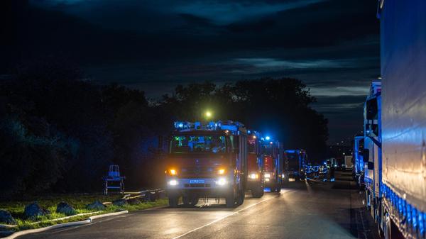 Nach ersten Informationen waren in einer Lagerhalle gelagerte Lithium-Ionen-Akkus in Brand geraten.