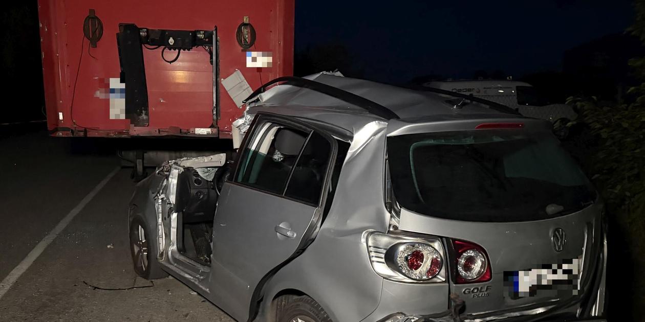 85-Jähriger stirbt bei Unfall in Eckental: Auto fährt unter ...
