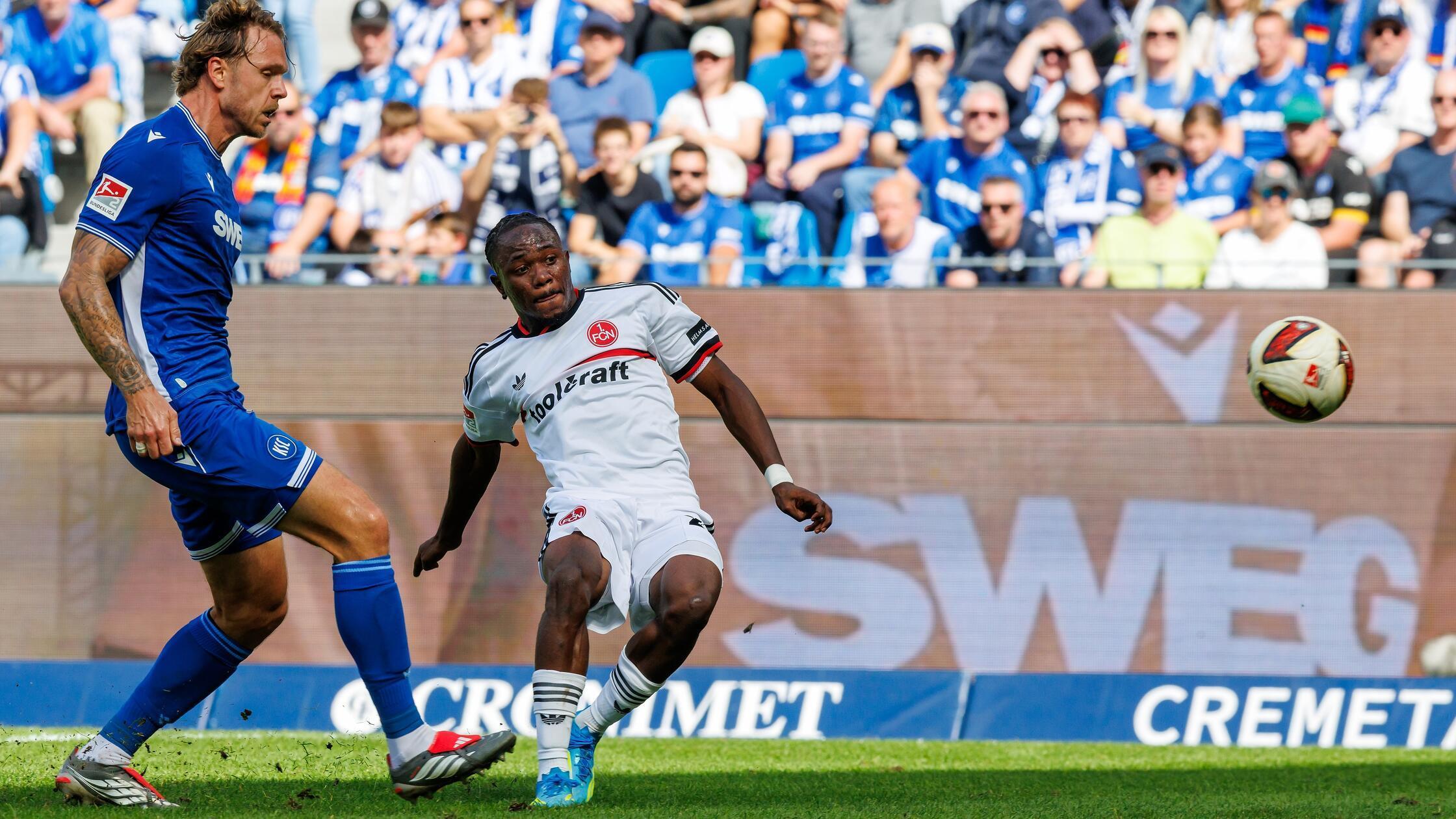 Knapp, aber verdient: Dominanter FCN siegt beim Karlsruher SC mit 1:0