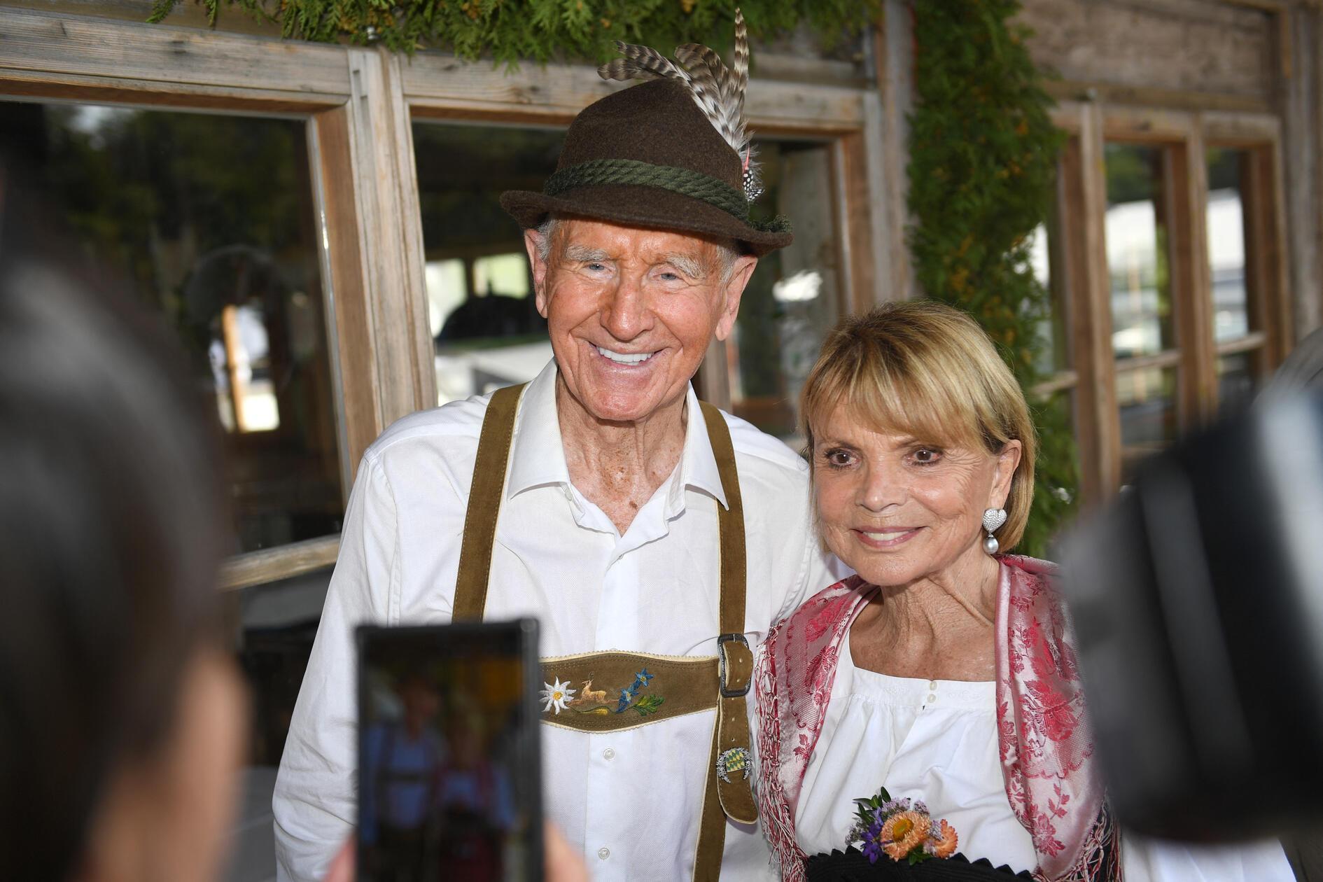 Geschäftsmann Frédéric von Anhalt und Schauspielerin Uschi Glas feiern zur 191. Wiesn im Käferzelt. 