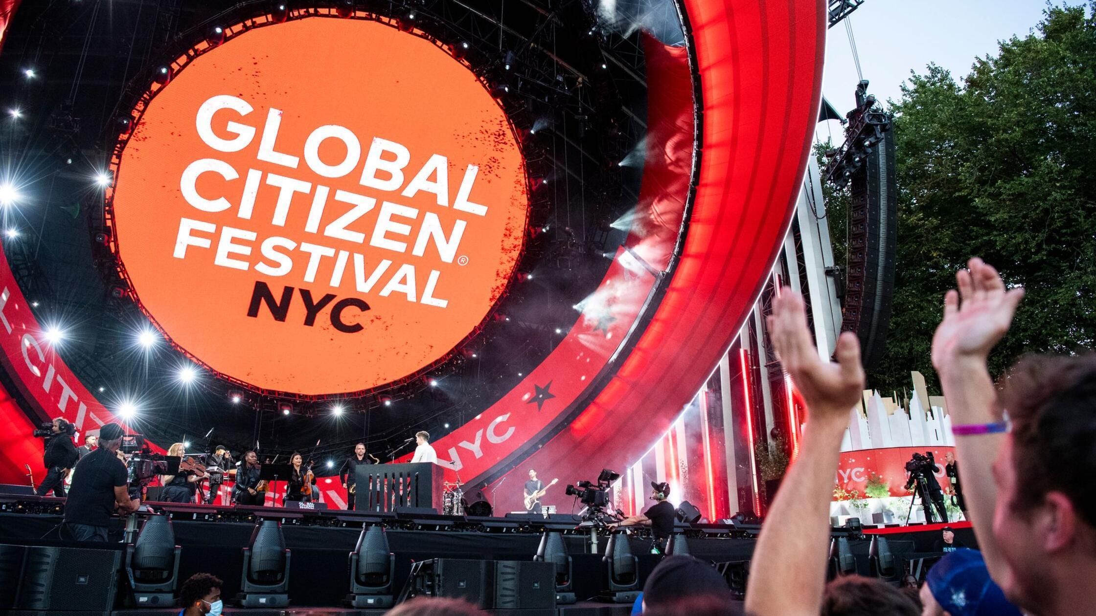 Charlie Puth tritt bei dem Global Citizen Festival