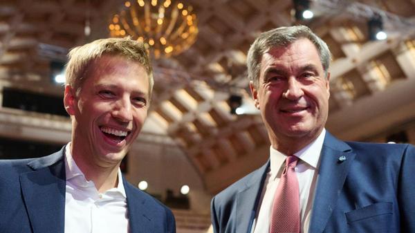 Dominik Krause (Bündnis 90/Die Grünen, l), Oberbür