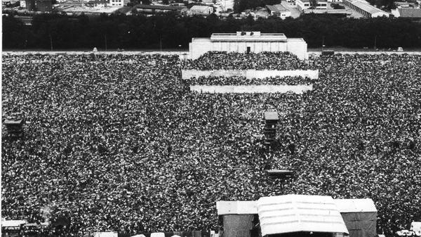 Der Prophet wurde zum Entertainer - Siebzigtausend erlebten beim Nürnberger Open-Air-Festival 78 den neuen Bob Dylan.