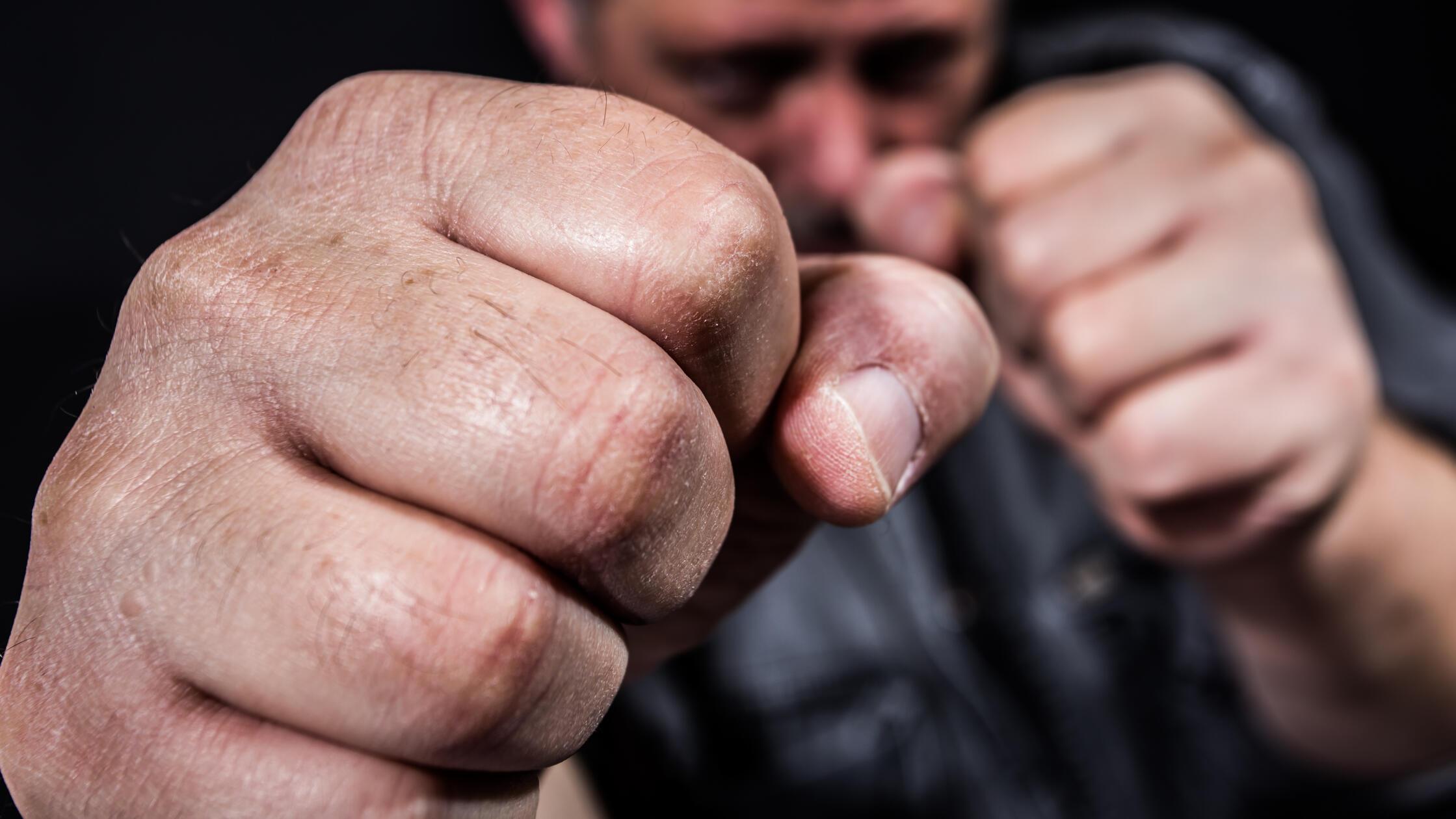Angegriffen, verprügelt, ausgeraubt: 51-Jähriger fällt in Nürnberg vier Unbekannten zum Opfer