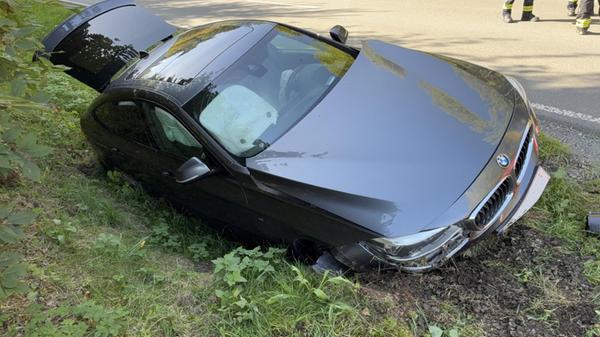 Poli Marktleugast: Auto im Graben gelandet
