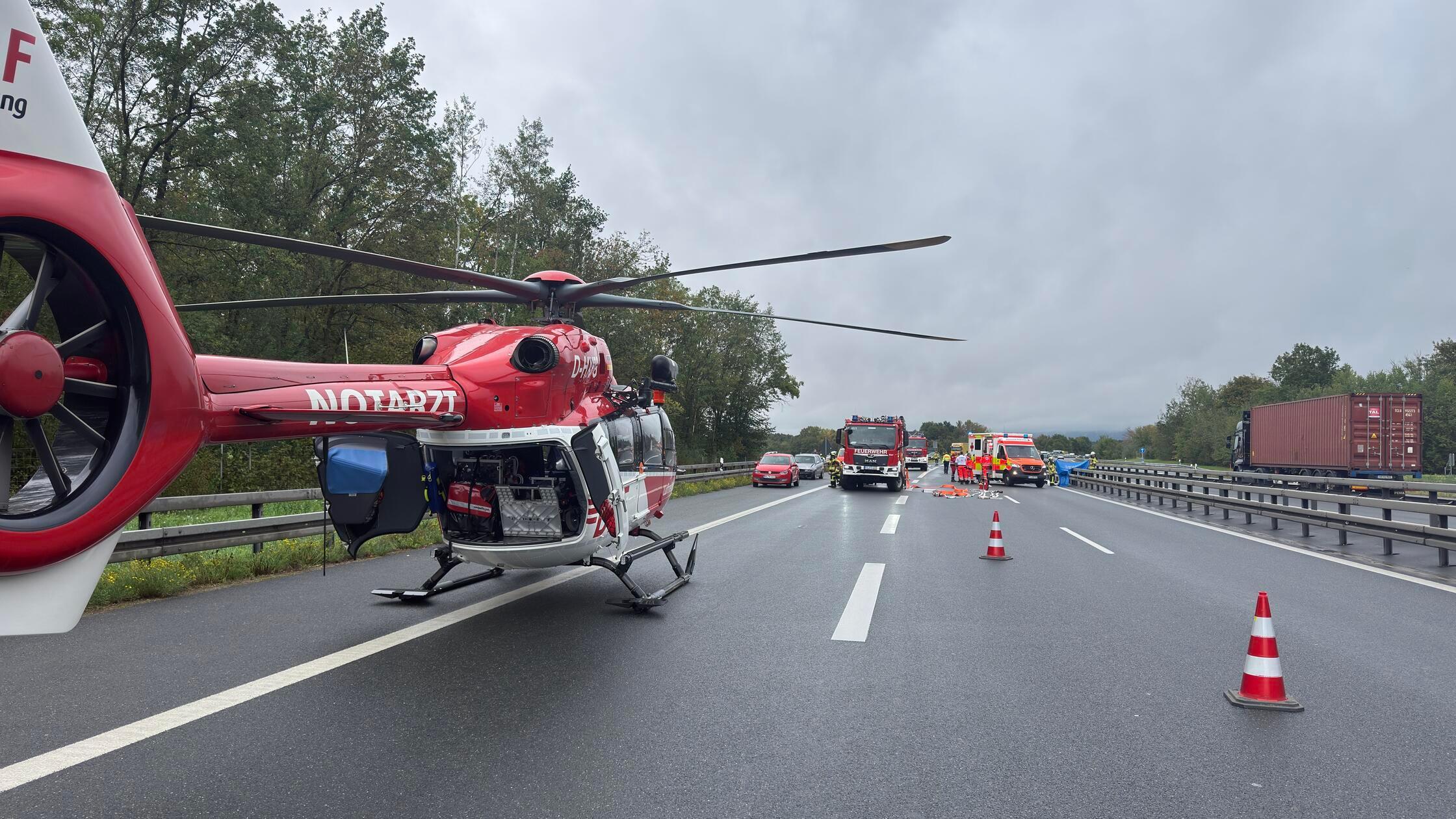 Ein tragischer Verkehrsunfall auf der A73 hat eine