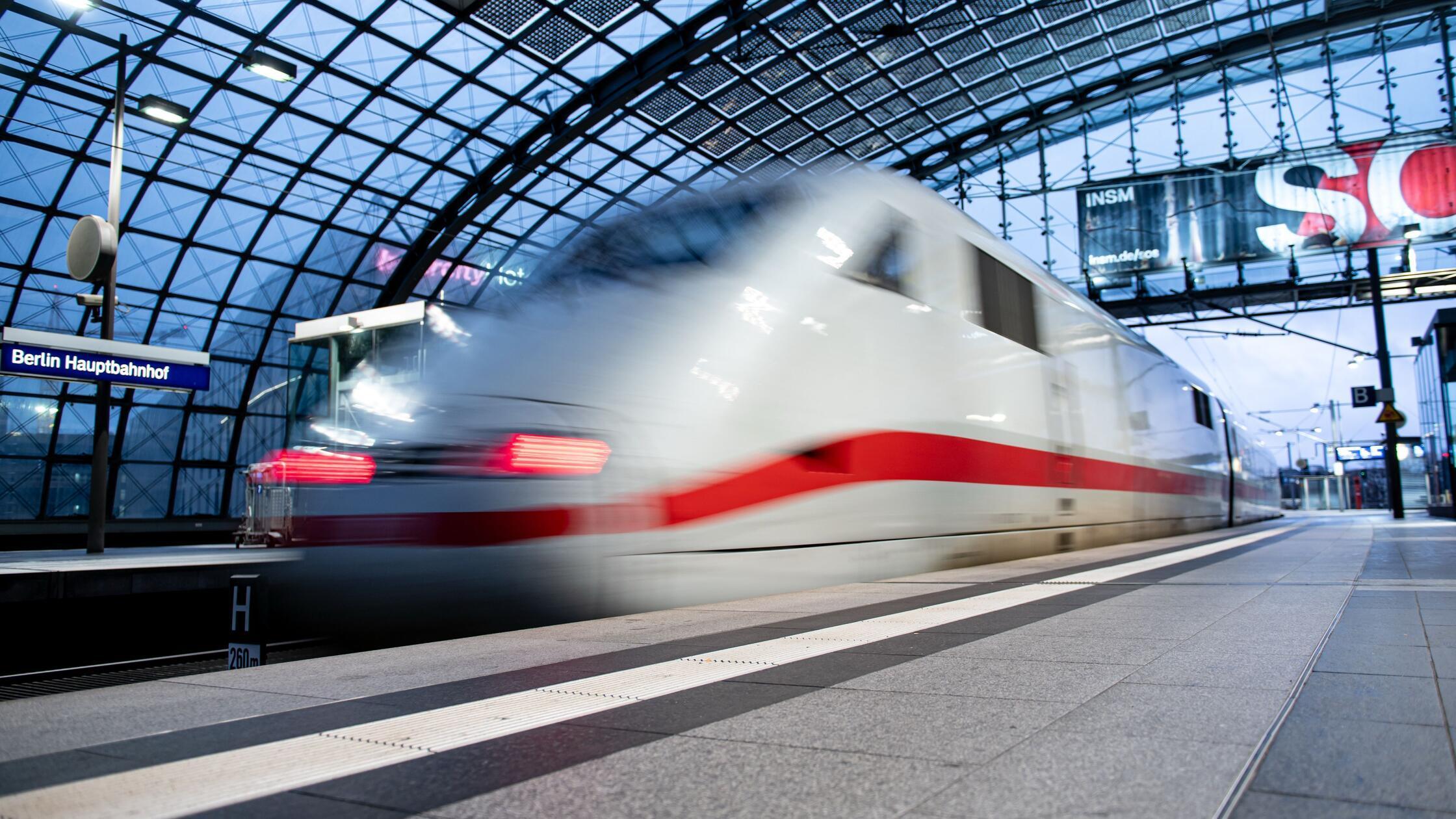 From November: Deutsche Bahn is now permanently offering the family ticket ...
