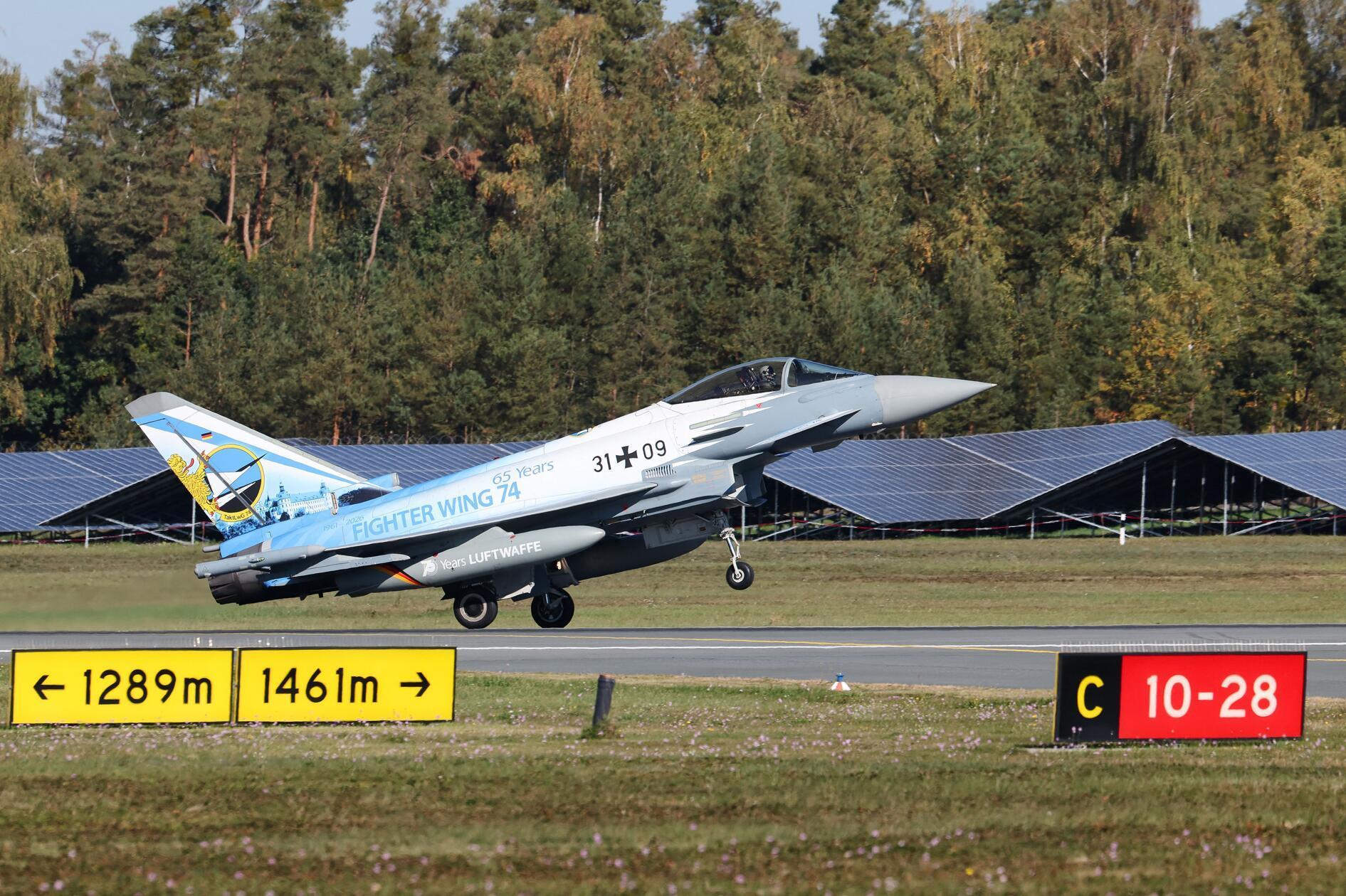 Die startenden Eurofighter sollen den Freizeit-Flugverkehr nicht einschränken. Reisende müssen sich laut dem Flughafen-Chef keine Gedanken machen.