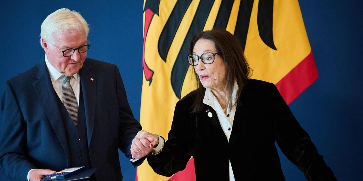 Nana Mouskouri bekommt Bundesverdienstkreuz: Als Kind erlebte sie die ...