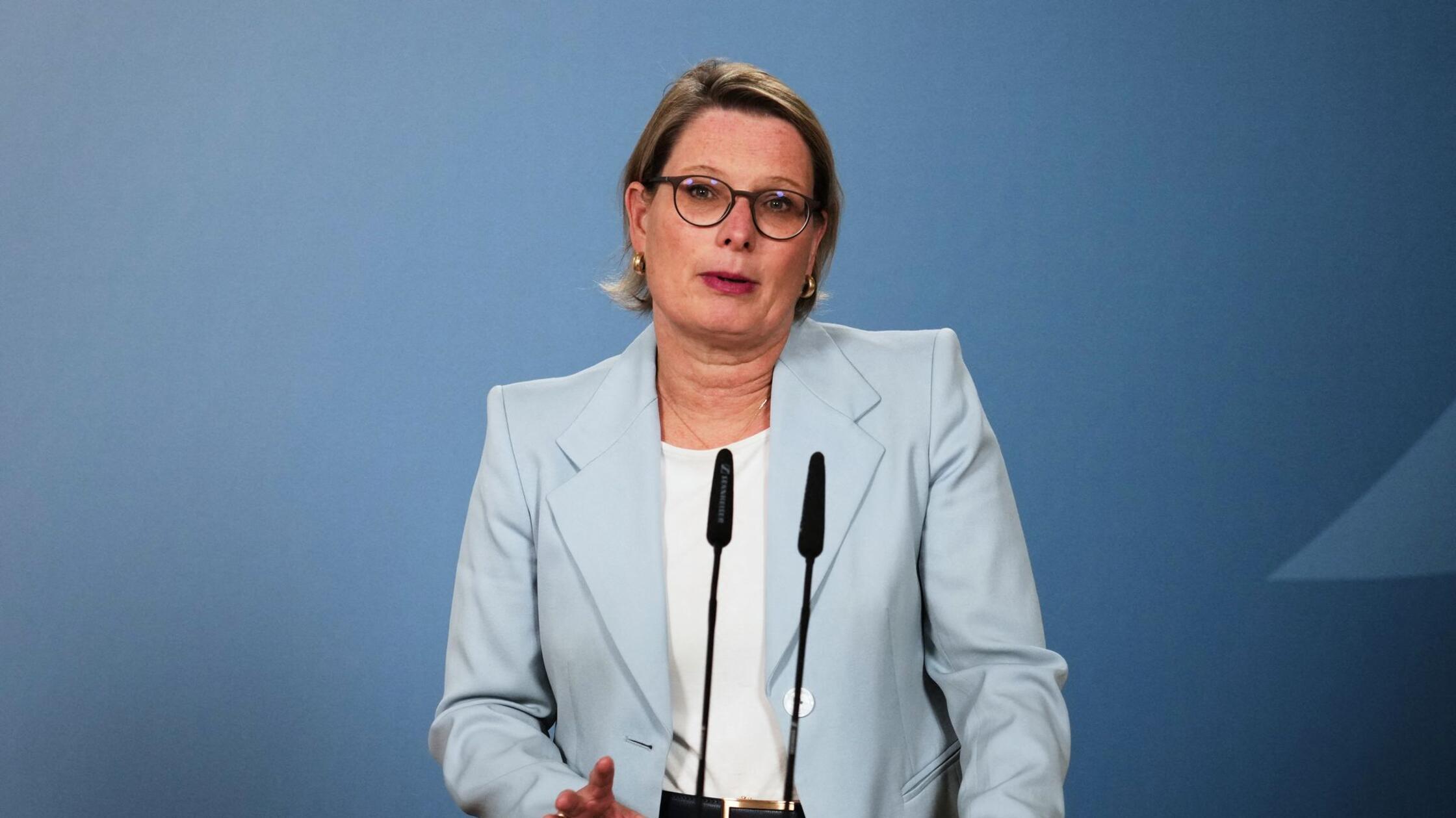 Bundesjustizministerin Stefanie Hubig (SPD) gib ei
