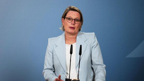 Bundesjustizministerin Stefanie Hubig (SPD) gib ei